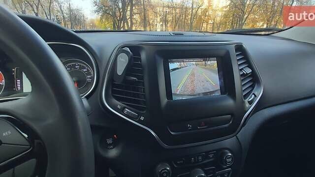Сірий Джип Cherokee, об'ємом двигуна 3.24 л та пробігом 65 тис. км за 23200 $, фото 14 на Automoto.ua