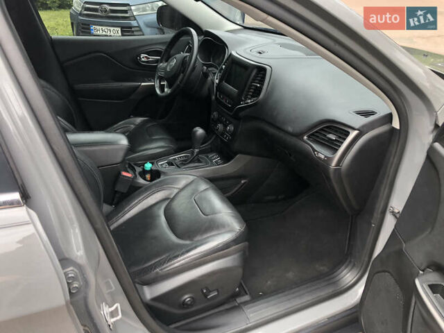 Сірий Джип Cherokee, об'ємом двигуна 3.24 л та пробігом 109 тис. км за 16200 $, фото 17 на Automoto.ua