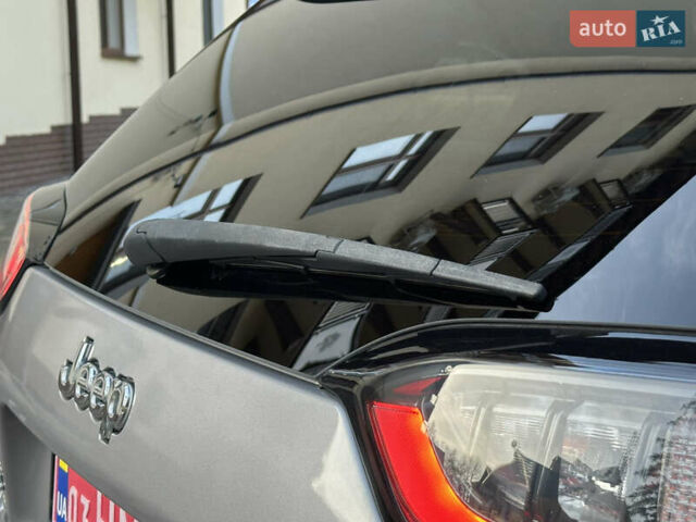 Серый Джип Чероки, объемом двигателя 2.4 л и пробегом 165 тыс. км за 15699 $, фото 160 на Automoto.ua