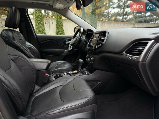 Сірий Джип Cherokee, об'ємом двигуна 3.24 л та пробігом 104 тис. км за 17200 $, фото 56 на Automoto.ua