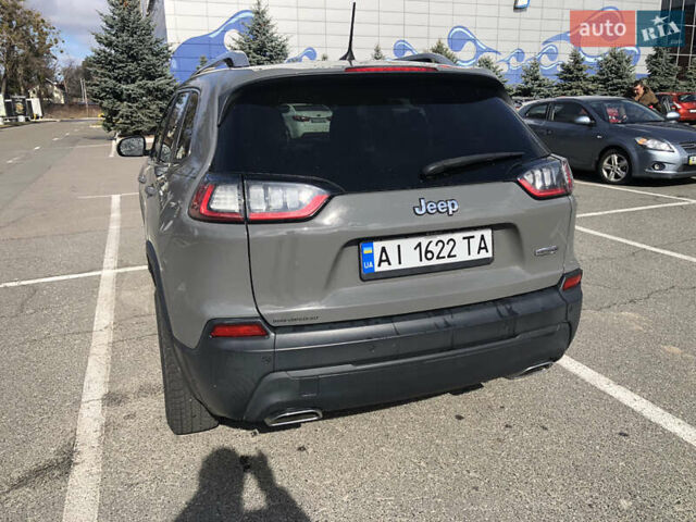 Серый Джип Чероки, объемом двигателя 3.2 л и пробегом 108 тыс. км за 16700 $, фото 2 на Automoto.ua