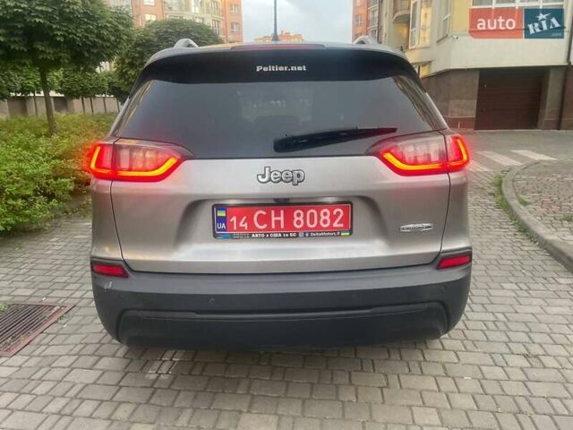 Сірий Джип Cherokee, об'ємом двигуна 2.36 л та пробігом 190 тис. км за 14900 $, фото 5 на Automoto.ua