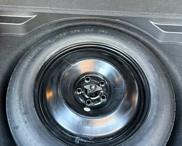 Серый Джип Чероки, объемом двигателя 2.36 л и пробегом 257 тыс. км за 13700 $, фото 46 на Automoto.ua