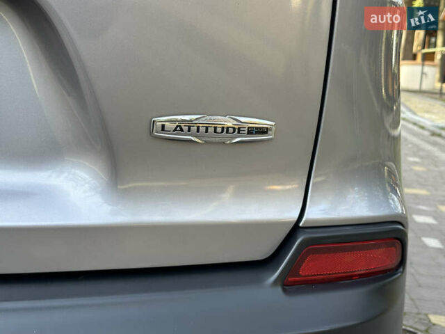 Серый Джип Чероки, объемом двигателя 2.4 л и пробегом 165 тыс. км за 15699 $, фото 117 на Automoto.ua