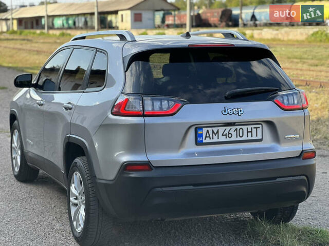 Сірий Джип Cherokee, об'ємом двигуна 2.36 л та пробігом 98 тис. км за 16500 $, фото 2 на Automoto.ua