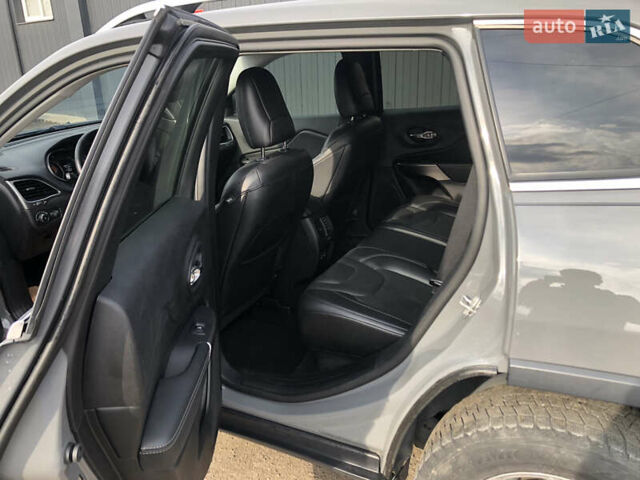 Серый Джип Чероки, объемом двигателя 3.2 л и пробегом 108 тыс. км за 16700 $, фото 35 на Automoto.ua