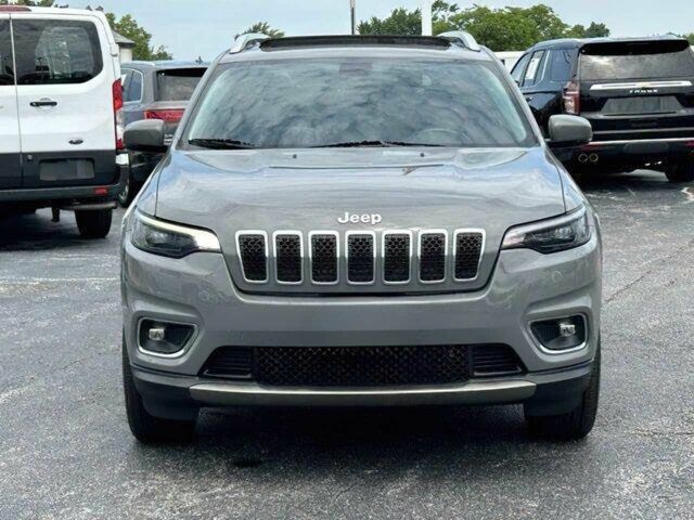 Сірий Джип Cherokee, об'ємом двигуна 3.2 л та пробігом 32 тис. км за 11200 $, фото 1 на Automoto.ua