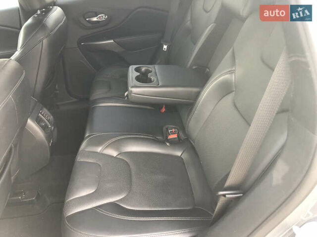 Серый Джип Чероки, объемом двигателя 3.2 л и пробегом 108 тыс. км за 16700 $, фото 20 на Automoto.ua