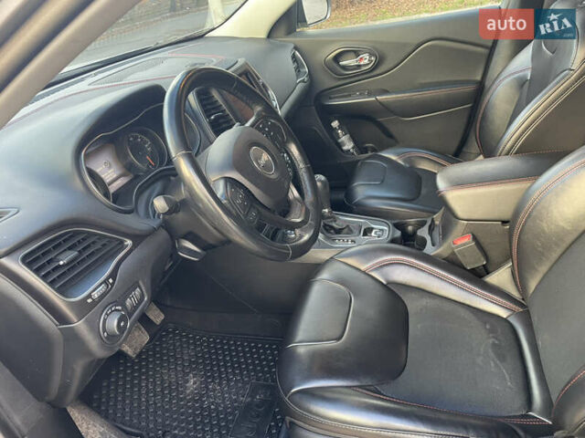 Сірий Джип Cherokee, об'ємом двигуна 3.24 л та пробігом 51 тис. км за 22800 $, фото 15 на Automoto.ua