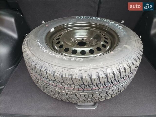Сірий Джип Cherokee, об'ємом двигуна 3.24 л та пробігом 630 тис. км за 18700 $, фото 27 на Automoto.ua