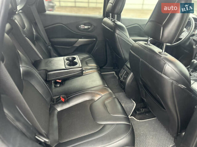 Сірий Джип Cherokee, об'ємом двигуна 2.36 л та пробігом 160 тис. км за 15600 $, фото 15 на Automoto.ua