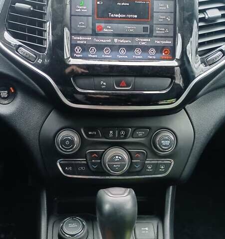 Сірий Джип Cherokee, об'ємом двигуна 3.2 л та пробігом 161 тис. км за 18299 $, фото 8 на Automoto.ua