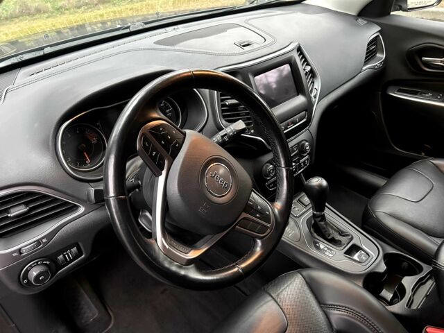 Серый Джип Чероки, объемом двигателя 3.2 л и пробегом 58 тыс. км за 19800 $, фото 4 на Automoto.ua