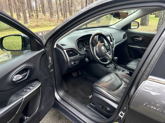 Серый Джип Чероки, объемом двигателя 3.2 л и пробегом 58 тыс. км за 19800 $, фото 7 на Automoto.ua