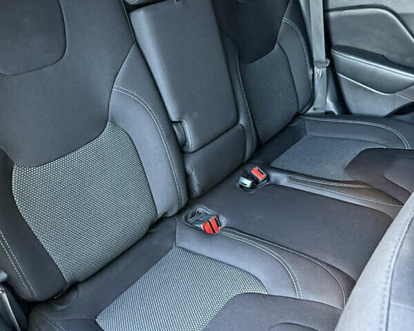 Серый Джип Чероки, объемом двигателя 2.36 л и пробегом 257 тыс. км за 13700 $, фото 38 на Automoto.ua