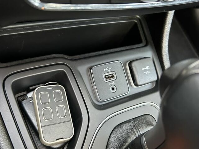 Серый Джип Чероки, объемом двигателя 3.2 л и пробегом 38 тыс. км за 19300 $, фото 21 на Automoto.ua