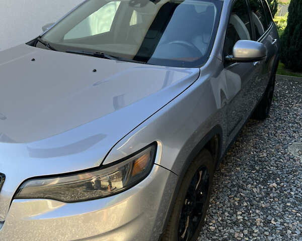 Серый Джип Чероки, объемом двигателя 2.36 л и пробегом 107 тыс. км за 18500 $, фото 3 на Automoto.ua