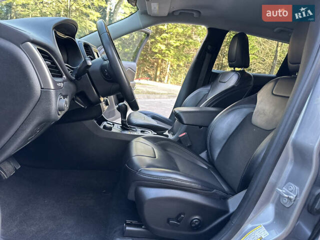 Серый Джип Чероки, объемом двигателя 2.4 л и пробегом 165 тыс. км за 15699 $, фото 213 на Automoto.ua