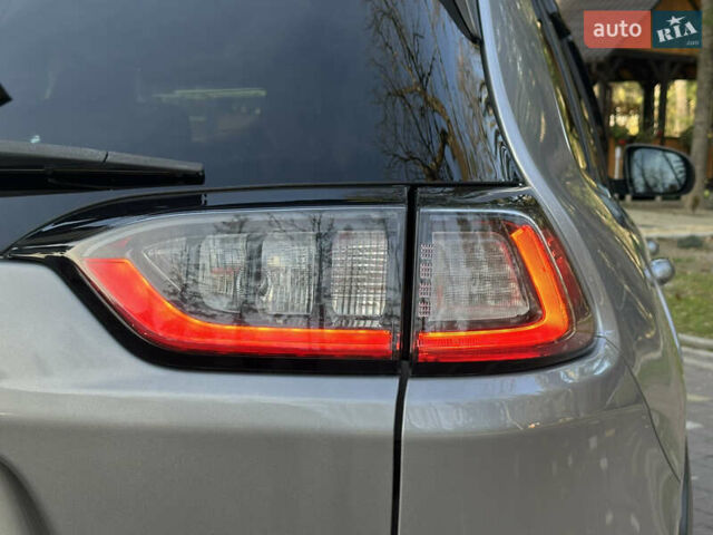 Серый Джип Чероки, объемом двигателя 2.4 л и пробегом 165 тыс. км за 15699 $, фото 153 на Automoto.ua