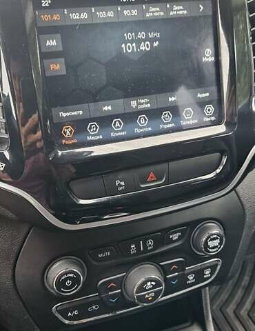 Серый Джип Чероки, объемом двигателя 3.24 л и пробегом 85 тыс. км за 19200 $, фото 7 на Automoto.ua