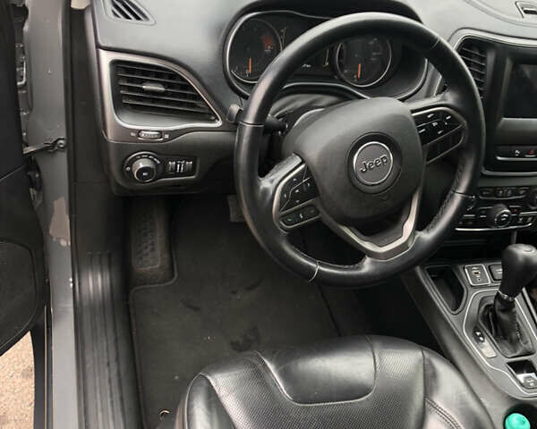 Сірий Джип Cherokee, об'ємом двигуна 3.24 л та пробігом 109 тис. км за 16200 $, фото 14 на Automoto.ua