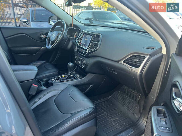 Серый Джип Чероки, объемом двигателя 3.24 л и пробегом 77 тыс. км за 21500 $, фото 19 на Automoto.ua