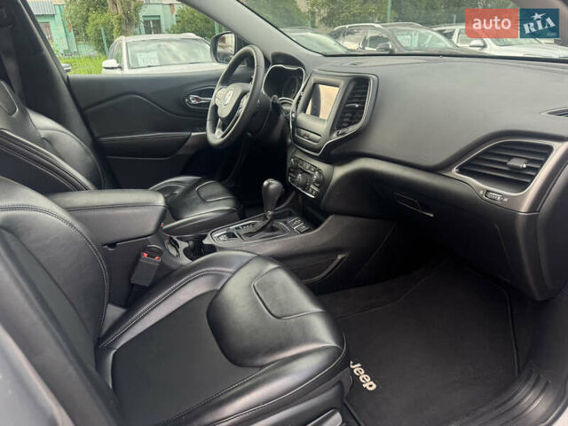 Джип Чероки 2020 в Бердичеве на Automoto.ua Серый Джип Чероки, объемом двигателя 2.4 л и пробегом 51 тыс. км за 16900 $, фото 17 на Automoto.ua