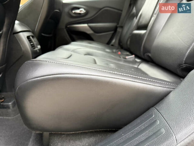 Сірий Джип Cherokee, об'ємом двигуна 3.24 л та пробігом 104 тис. км за 17200 $, фото 51 на Automoto.ua