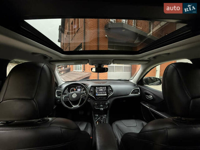 Сірий Джип Cherokee, об'ємом двигуна 3.24 л та пробігом 104 тис. км за 17200 $, фото 40 на Automoto.ua