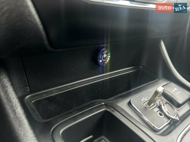 Сірий Джип Cherokee, об'ємом двигуна 2.36 л та пробігом 160 тис. км за 15600 $, фото 21 на Automoto.ua