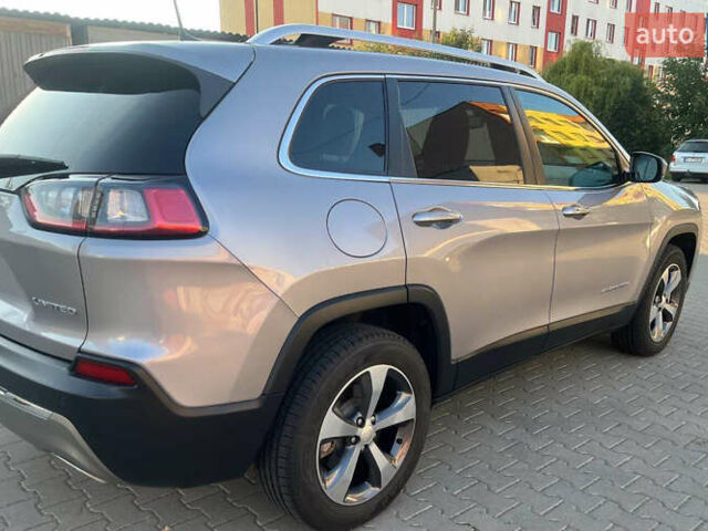 Сірий Джип Cherokee, об'ємом двигуна 2.4 л та пробігом 40 тис. км за 15500 $, фото 2 на Automoto.ua
