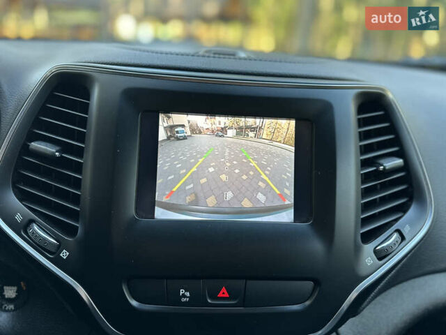 Серый Джип Чероки, объемом двигателя 2.4 л и пробегом 165 тыс. км за 15699 $, фото 203 на Automoto.ua