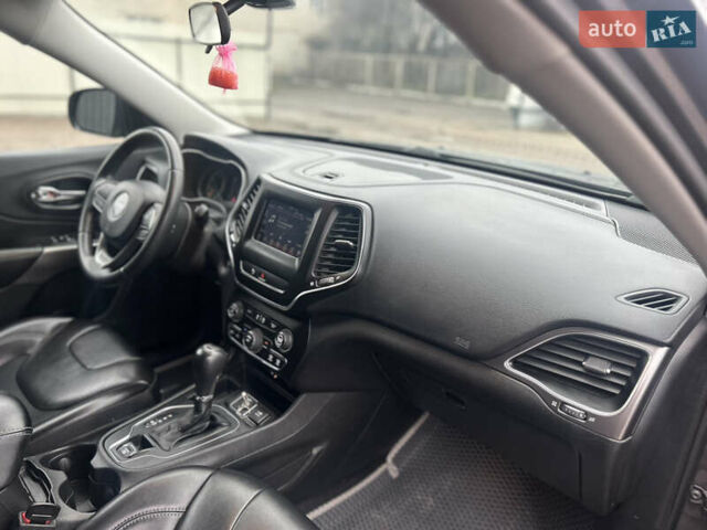 Сірий Джип Cherokee, об'ємом двигуна 2.36 л та пробігом 160 тис. км за 15600 $, фото 17 на Automoto.ua