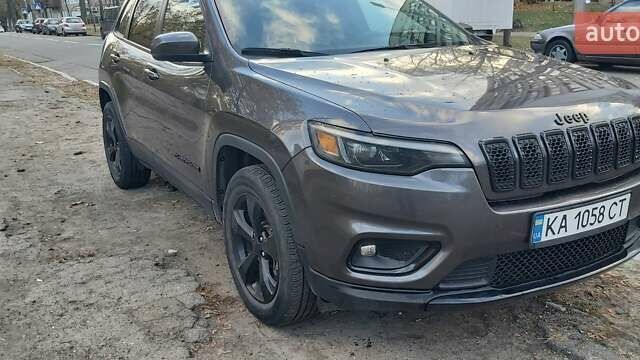 Сірий Джип Cherokee, об'ємом двигуна 3.24 л та пробігом 65 тис. км за 23200 $, фото 9 на Automoto.ua