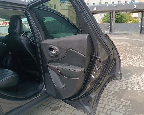 Сірий Джип Cherokee, об'ємом двигуна 3.2 л та пробігом 158 тис. км за 20500 $, фото 15 на Automoto.ua