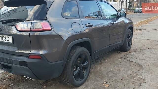 Серый Джип Чероки, объемом двигателя 3.24 л и пробегом 63 тыс. км за 21900 $, фото 7 на Automoto.ua