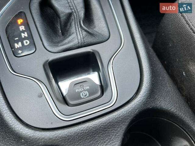 Серый Джип Чероки, объемом двигателя 2.36 л и пробегом 98 тыс. км за 15700 $, фото 21 на Automoto.ua