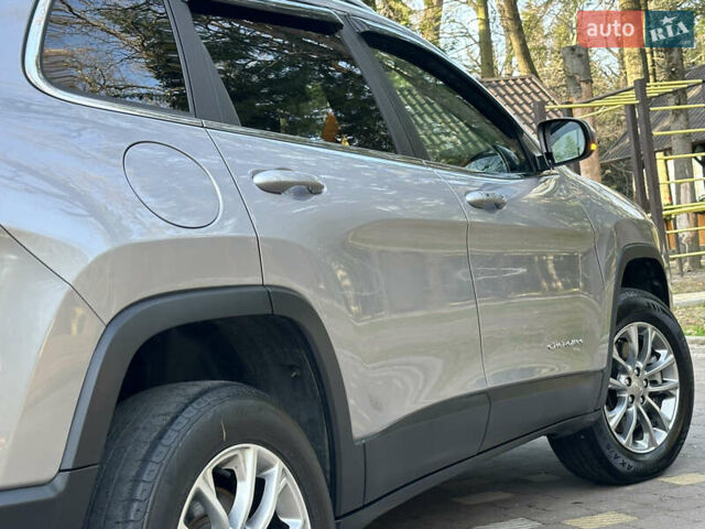 Серый Джип Чероки, объемом двигателя 2.4 л и пробегом 165 тыс. км за 15699 $, фото 138 на Automoto.ua