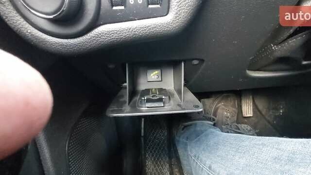 Сірий Джип Cherokee, об'ємом двигуна 3.24 л та пробігом 65 тис. км за 23200 $, фото 13 на Automoto.ua