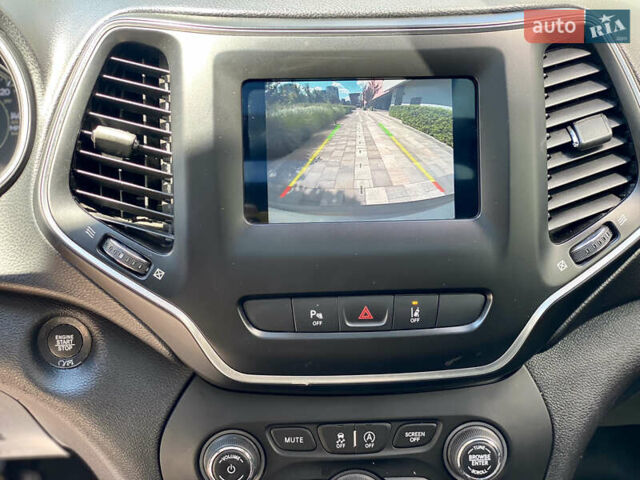 Джип Чероки 2020 в Киеве на Automoto.ua Серый Джип Чероки, объемом двигателя 2.36 л и пробегом 71 тыс. км за 18500 $, фото 27 на Automoto.ua