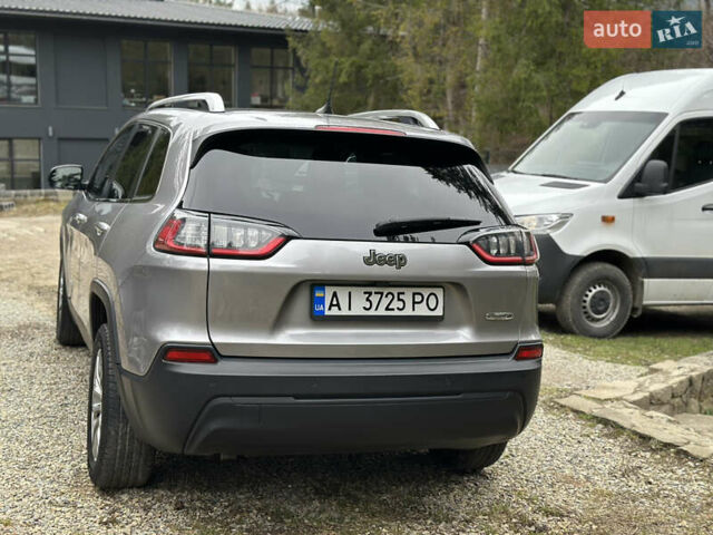 Серый Джип Чероки, объемом двигателя 2.36 л и пробегом 113 тыс. км за 15700 $, фото 2 на Automoto.ua