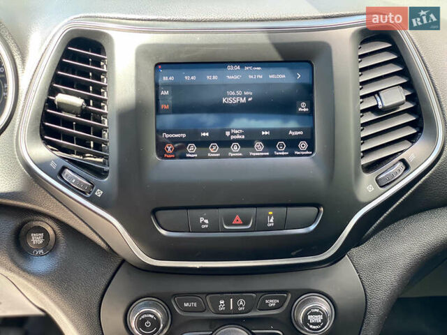 Джип Чероки 2020 в Киеве на Automoto.ua Серый Джип Чероки, объемом двигателя 2.36 л и пробегом 71 тыс. км за 18500 $, фото 25 на Automoto.ua