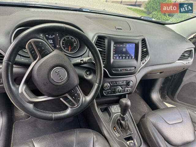 Сірий Джип Cherokee, об'ємом двигуна 3.2 л та пробігом 109 тис. км за 17300 $, фото 5 на Automoto.ua