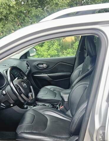 Серый Джип Чероки, объемом двигателя 3.24 л и пробегом 85 тыс. км за 19200 $, фото 8 на Automoto.ua