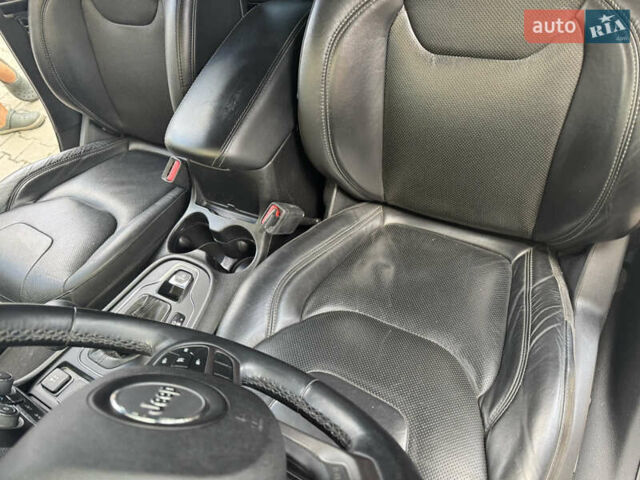 Сірий Джип Cherokee, об'ємом двигуна 3.2 л та пробігом 109 тис. км за 17200 $, фото 28 на Automoto.ua