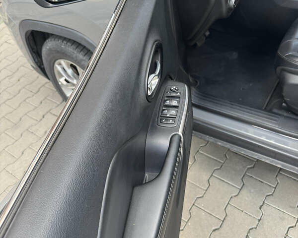 Сірий Джип Cherokee, об'ємом двигуна 3.2 л та пробігом 109 тис. км за 17300 $, фото 6 на Automoto.ua