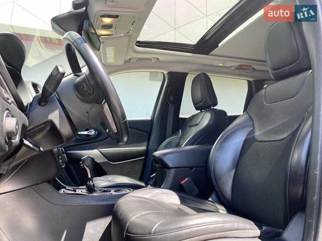 Сірий Джип Cherokee, об'ємом двигуна 2.36 л та пробігом 71 тис. км за 18700 $, фото 28 на Automoto.ua