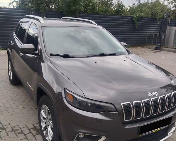 Сірий Джип Cherokee, об'ємом двигуна 3.24 л та пробігом 73 тис. км за 18100 $, фото 1 на Automoto.ua