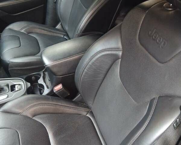 Сірий Джип Cherokee, об'ємом двигуна 3.24 л та пробігом 73 тис. км за 18100 $, фото 9 на Automoto.ua