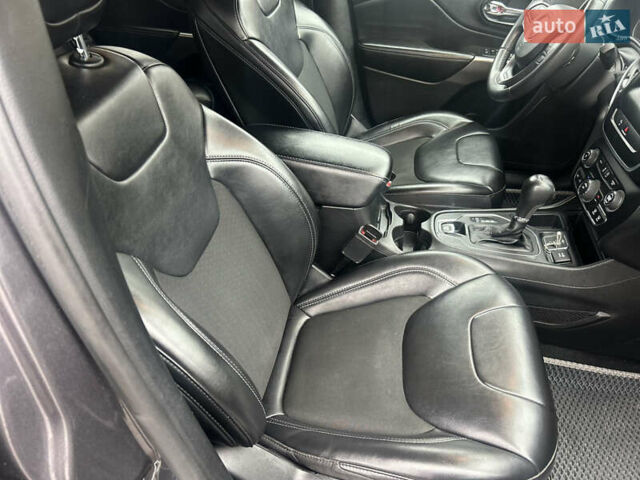 Сірий Джип Cherokee, об'ємом двигуна 2.36 л та пробігом 160 тис. км за 15600 $, фото 16 на Automoto.ua